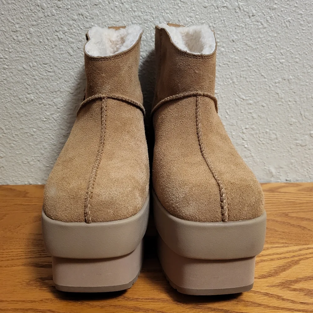UGG Tan Mini New Heights Platform Boots Size 10
